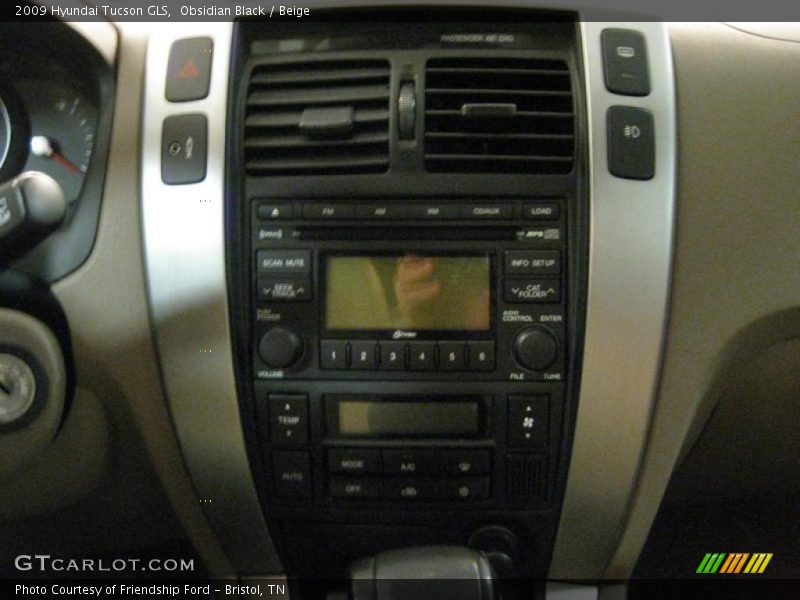Obsidian Black / Beige 2009 Hyundai Tucson GLS
