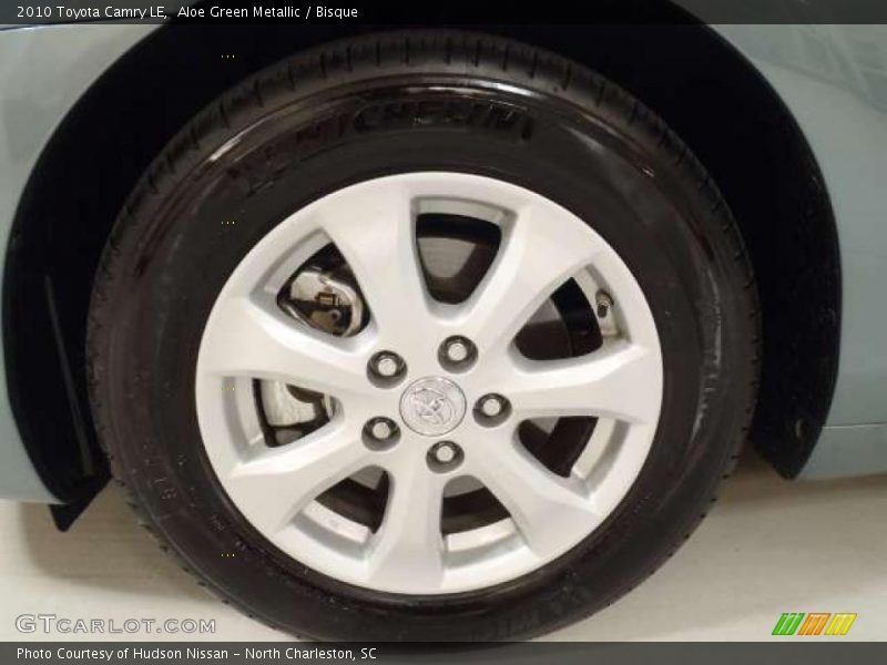 Aloe Green Metallic / Bisque 2010 Toyota Camry LE