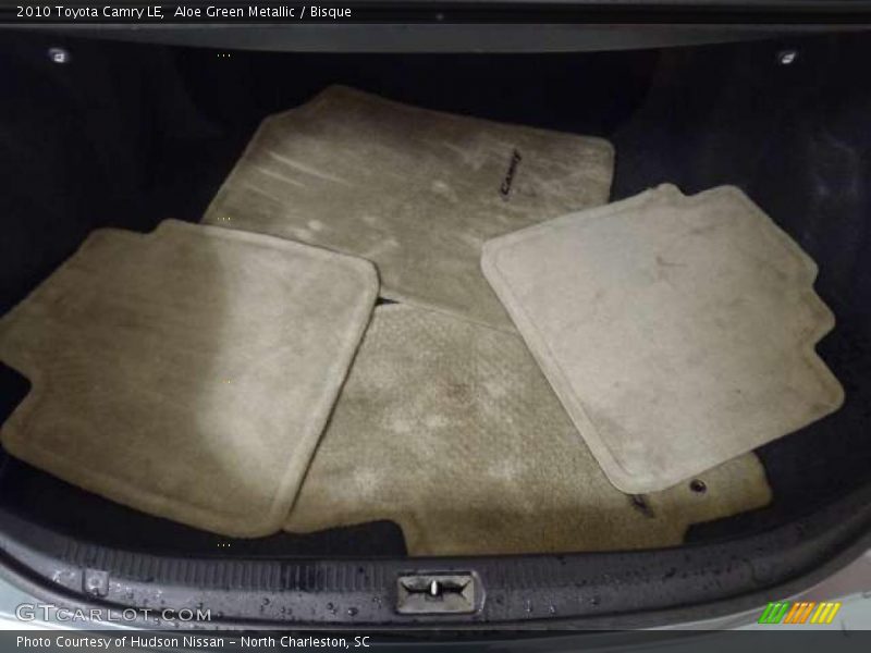 Aloe Green Metallic / Bisque 2010 Toyota Camry LE