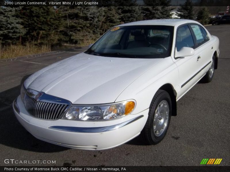 Vibrant White / Light Graphite 2000 Lincoln Continental