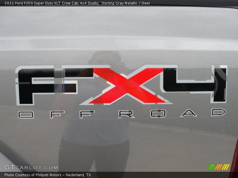  2011 F350 Super Duty XLT Crew Cab 4x4 Dually Logo