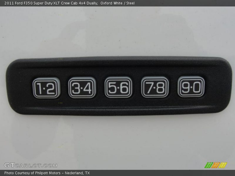 Controls of 2011 F350 Super Duty XLT Crew Cab 4x4 Dually