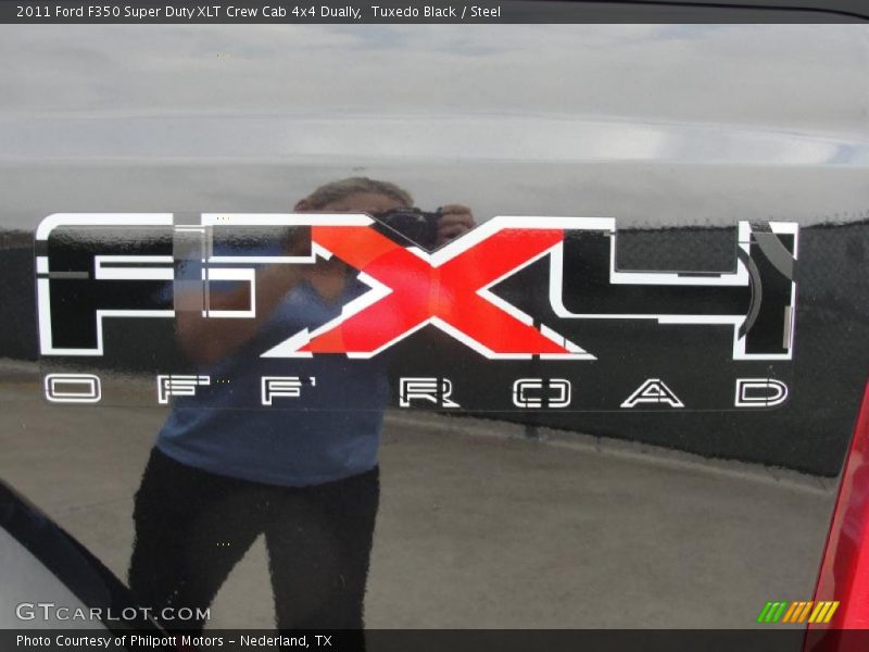  2011 F350 Super Duty XLT Crew Cab 4x4 Dually Logo