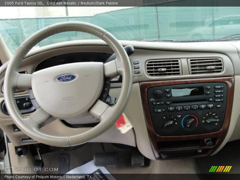 Dashboard of 2005 Taurus SEL