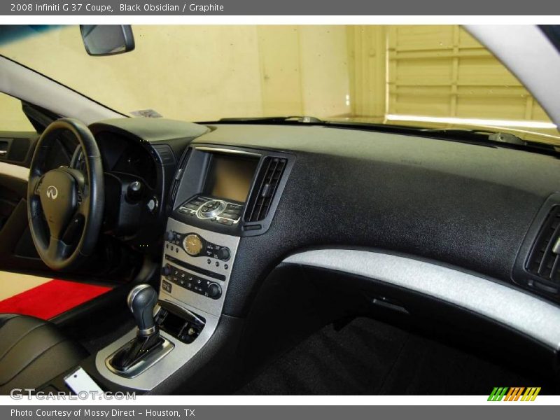 Dashboard of 2008 G 37 Coupe