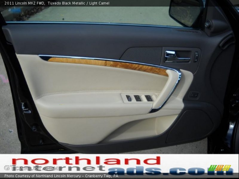 Tuxedo Black Metallic / Light Camel 2011 Lincoln MKZ FWD