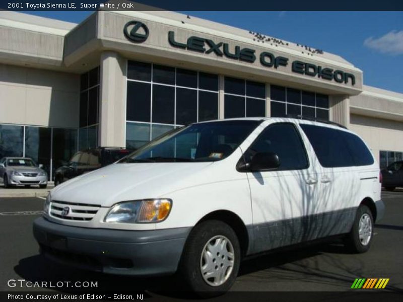 Super White / Oak 2001 Toyota Sienna LE