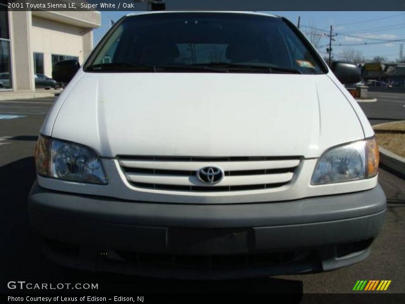 Super White / Oak 2001 Toyota Sienna LE