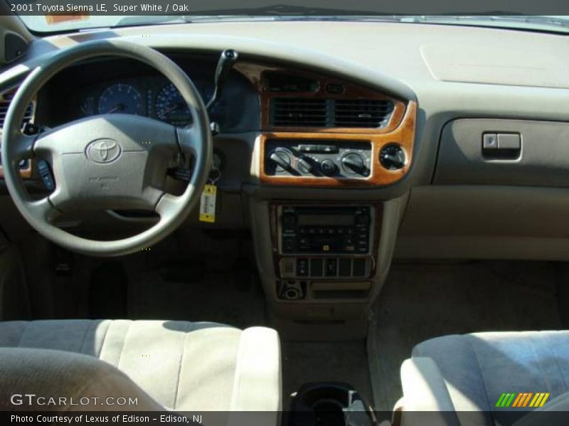 Super White / Oak 2001 Toyota Sienna LE