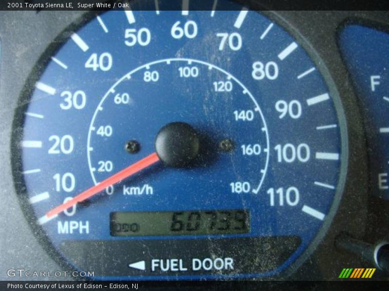 Super White / Oak 2001 Toyota Sienna LE
