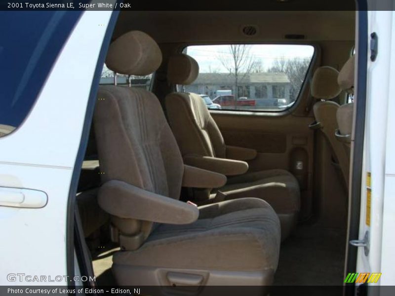 Super White / Oak 2001 Toyota Sienna LE