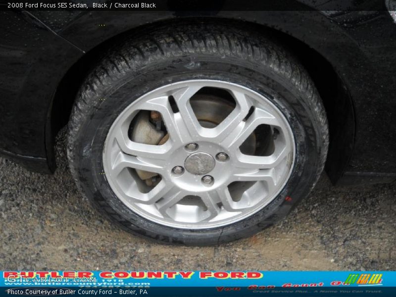 Black / Charcoal Black 2008 Ford Focus SES Sedan