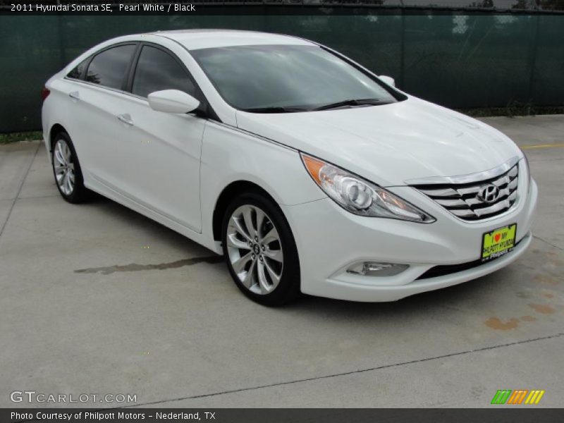 Pearl White / Black 2011 Hyundai Sonata SE