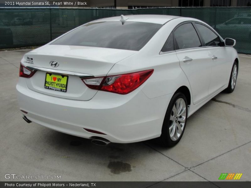 Pearl White / Black 2011 Hyundai Sonata SE