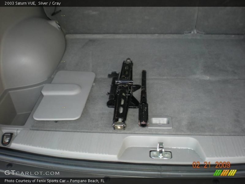 Silver / Gray 2003 Saturn VUE
