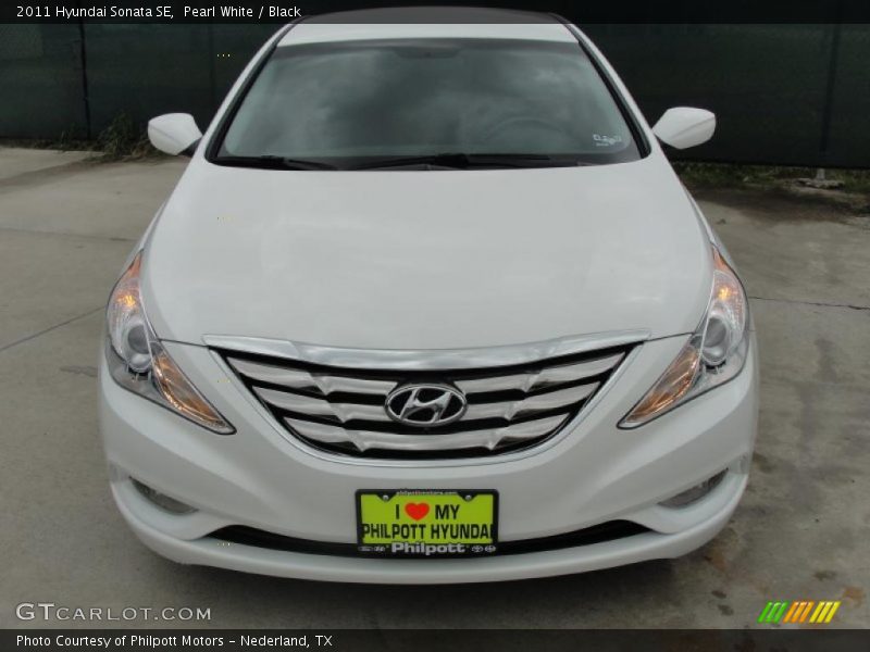 Pearl White / Black 2011 Hyundai Sonata SE
