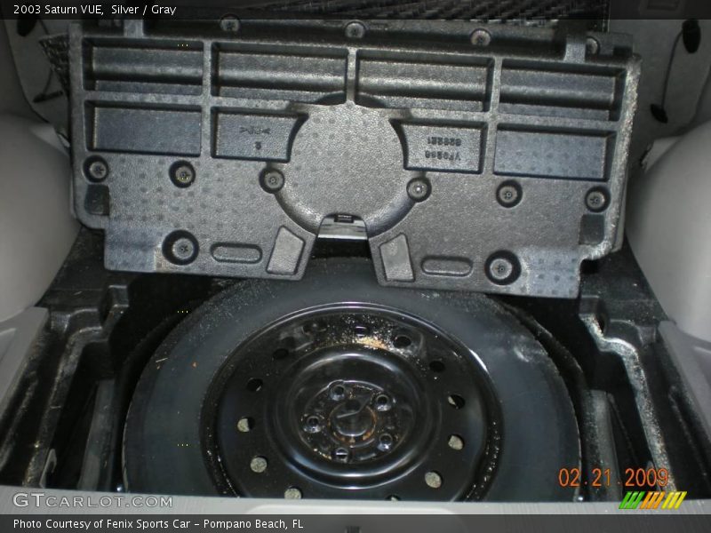 Silver / Gray 2003 Saturn VUE