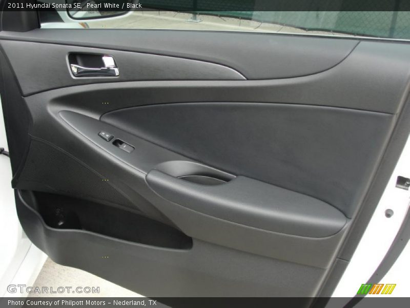 Pearl White / Black 2011 Hyundai Sonata SE