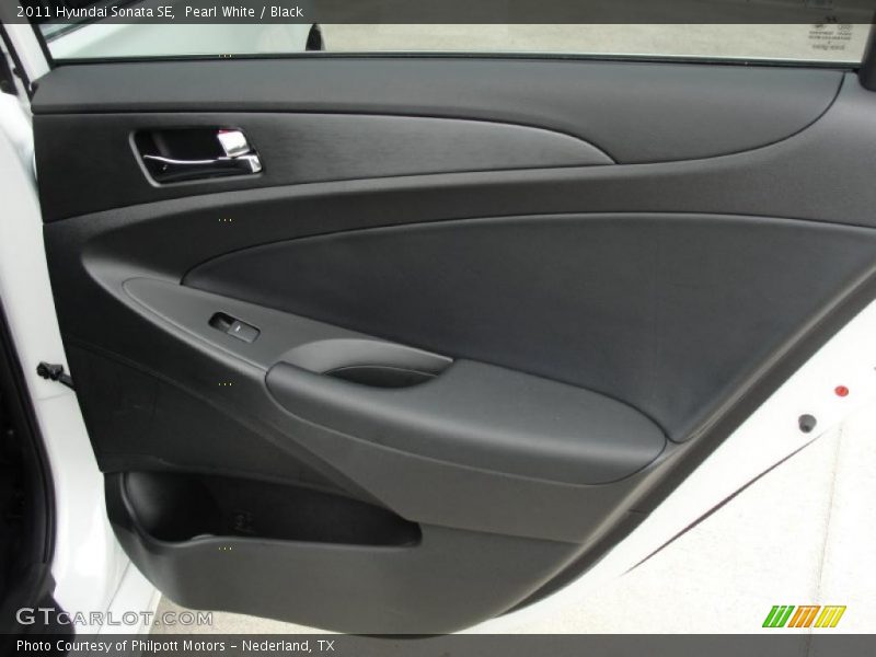 Pearl White / Black 2011 Hyundai Sonata SE