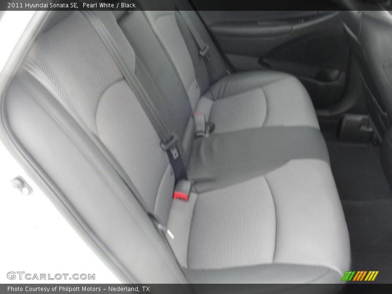 Pearl White / Black 2011 Hyundai Sonata SE