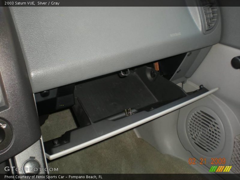 Silver / Gray 2003 Saturn VUE