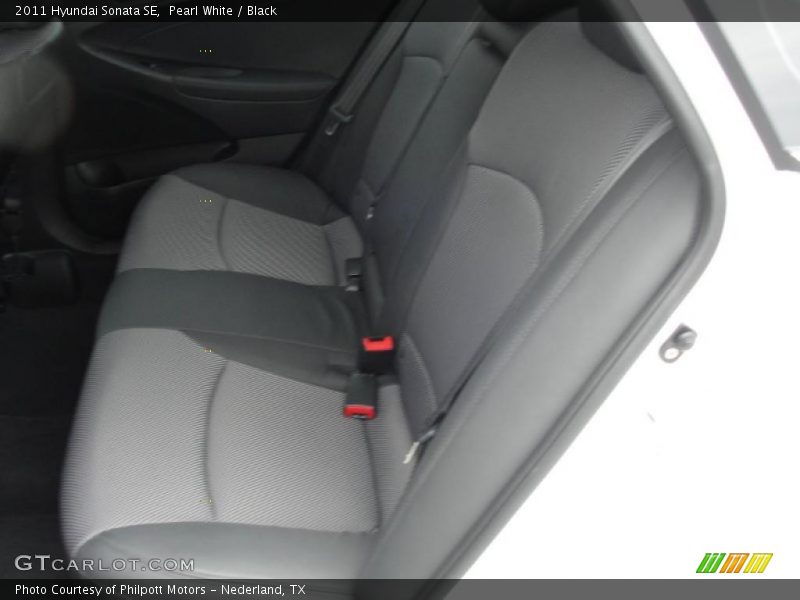 Pearl White / Black 2011 Hyundai Sonata SE