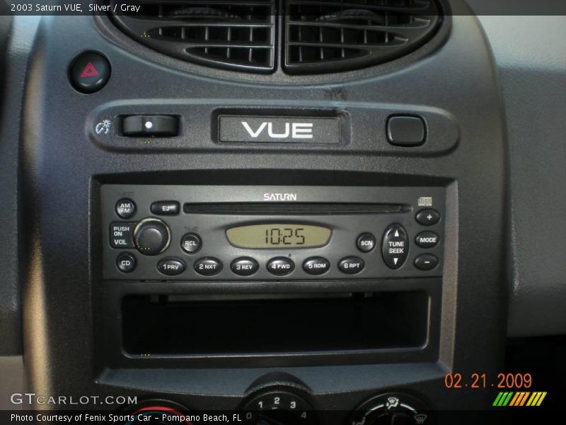 Silver / Gray 2003 Saturn VUE