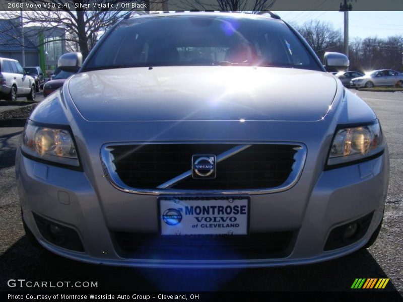 Silver Metallic / Off Black 2008 Volvo V50 2.4i