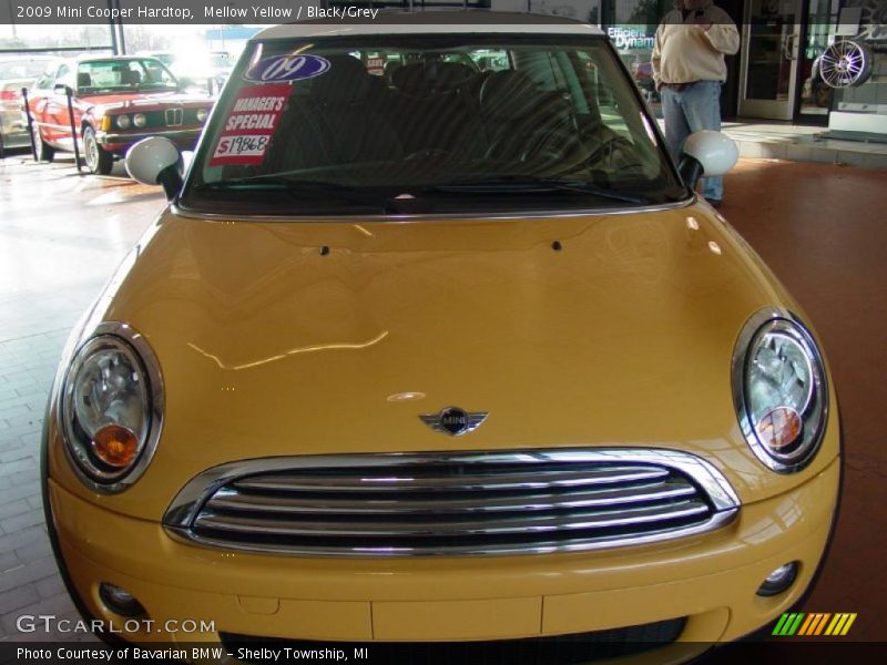 Mellow Yellow / Black/Grey 2009 Mini Cooper Hardtop