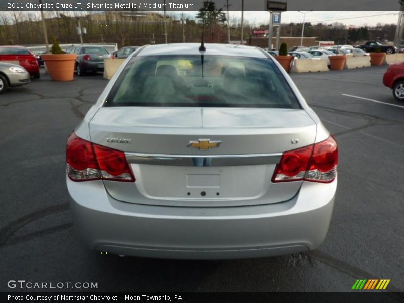 Silver Ice Metallic / Medium Titanium 2011 Chevrolet Cruze LT