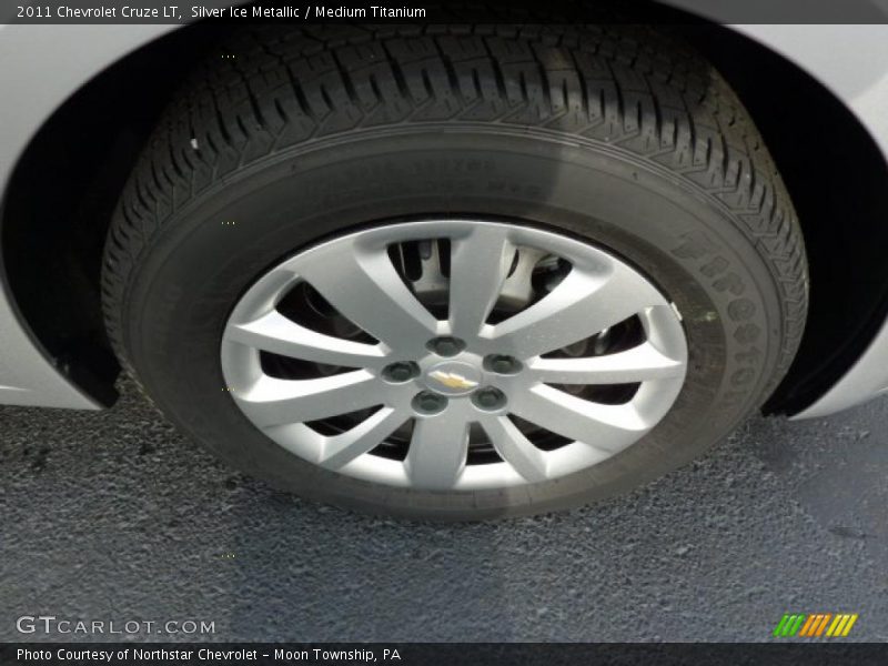 Silver Ice Metallic / Medium Titanium 2011 Chevrolet Cruze LT