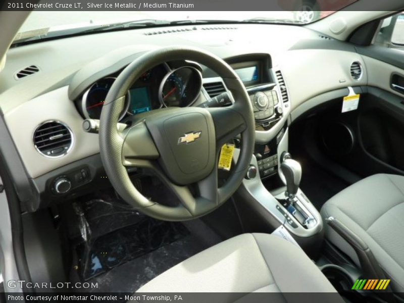 Silver Ice Metallic / Medium Titanium 2011 Chevrolet Cruze LT