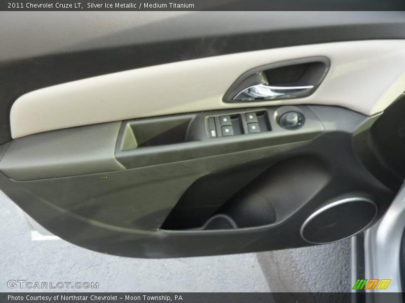 Silver Ice Metallic / Medium Titanium 2011 Chevrolet Cruze LT