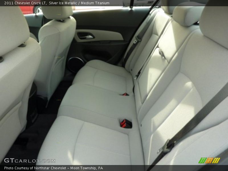 Silver Ice Metallic / Medium Titanium 2011 Chevrolet Cruze LT
