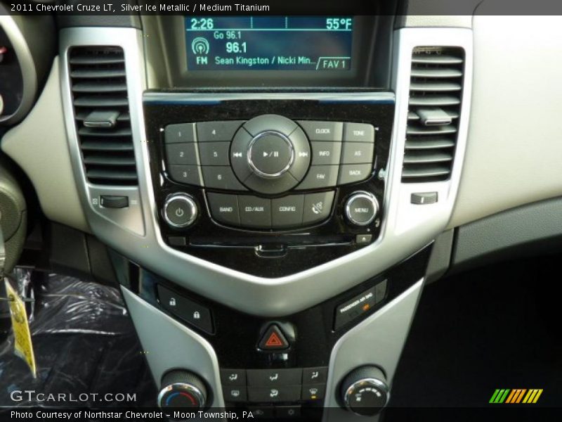 Silver Ice Metallic / Medium Titanium 2011 Chevrolet Cruze LT