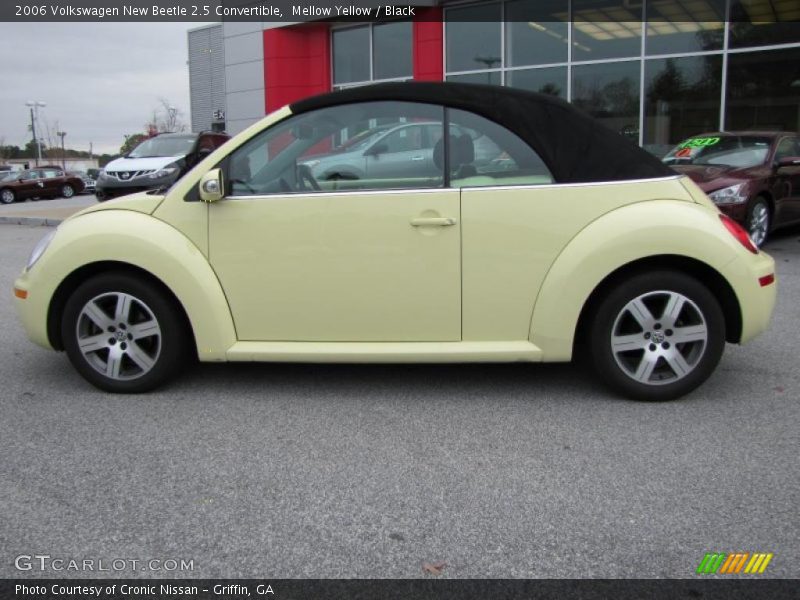Mellow Yellow / Black 2006 Volkswagen New Beetle 2.5 Convertible