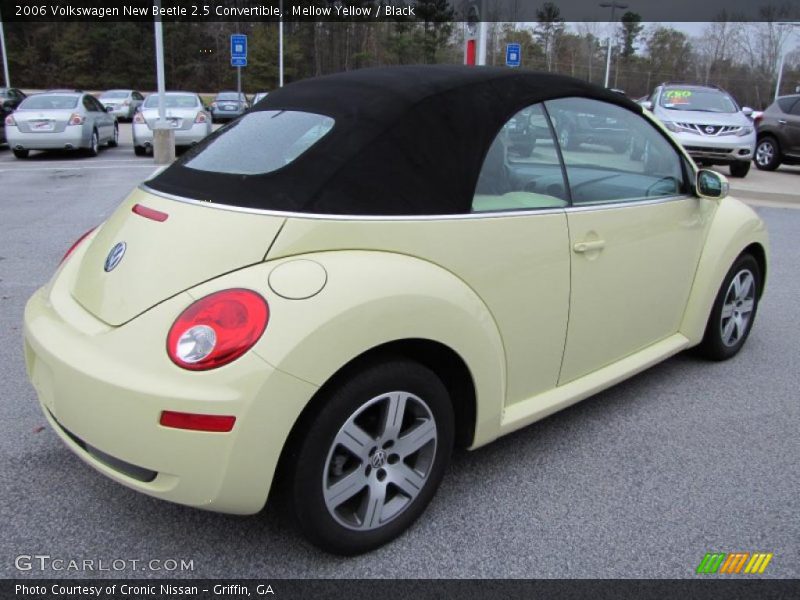 Mellow Yellow / Black 2006 Volkswagen New Beetle 2.5 Convertible