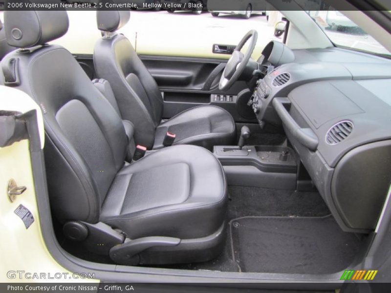 Mellow Yellow / Black 2006 Volkswagen New Beetle 2.5 Convertible