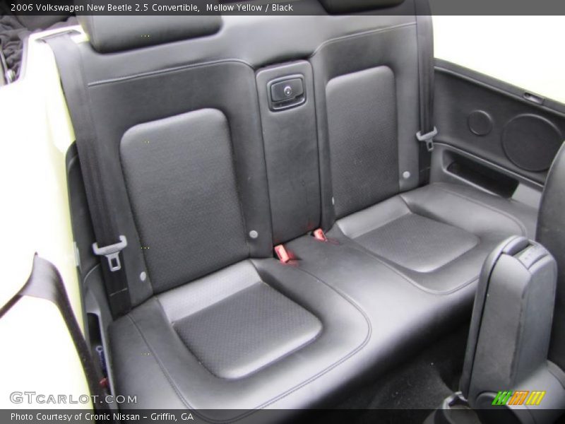 Mellow Yellow / Black 2006 Volkswagen New Beetle 2.5 Convertible