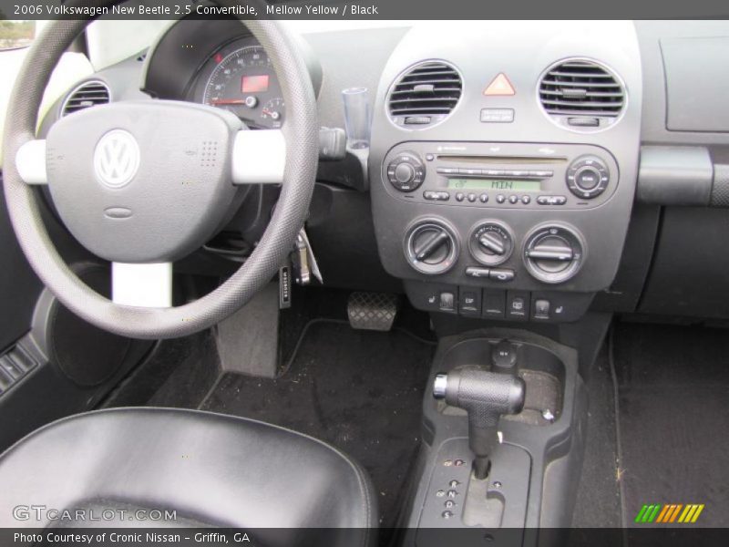 Mellow Yellow / Black 2006 Volkswagen New Beetle 2.5 Convertible