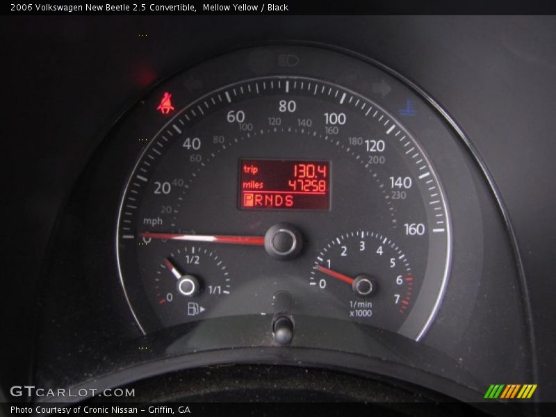 Mellow Yellow / Black 2006 Volkswagen New Beetle 2.5 Convertible