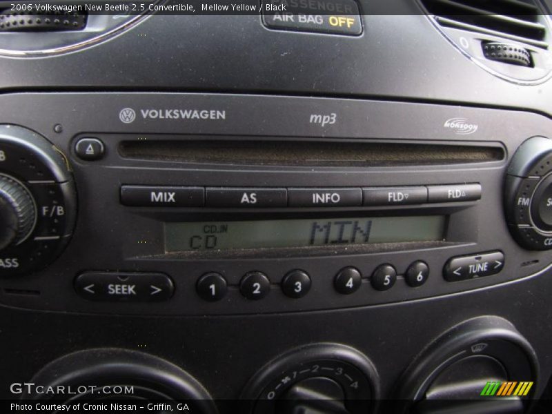 Mellow Yellow / Black 2006 Volkswagen New Beetle 2.5 Convertible