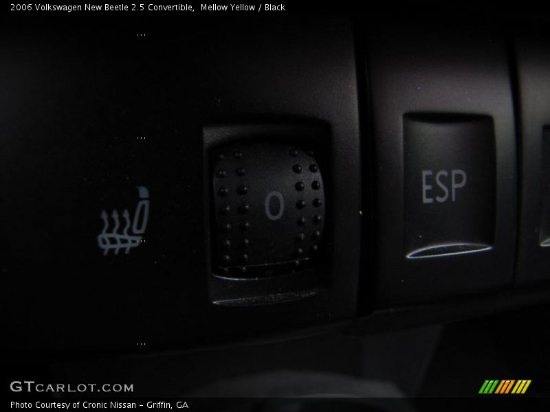 Mellow Yellow / Black 2006 Volkswagen New Beetle 2.5 Convertible