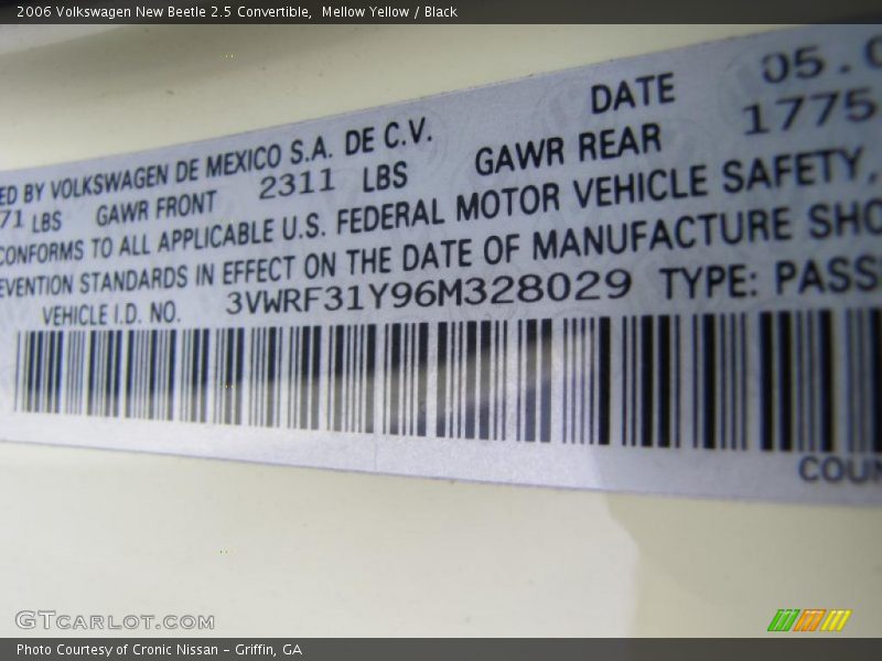 Mellow Yellow / Black 2006 Volkswagen New Beetle 2.5 Convertible