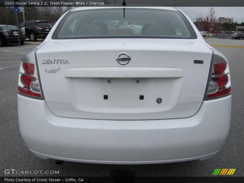 Fresh Powder White / Charcoal 2009 Nissan Sentra 2.0