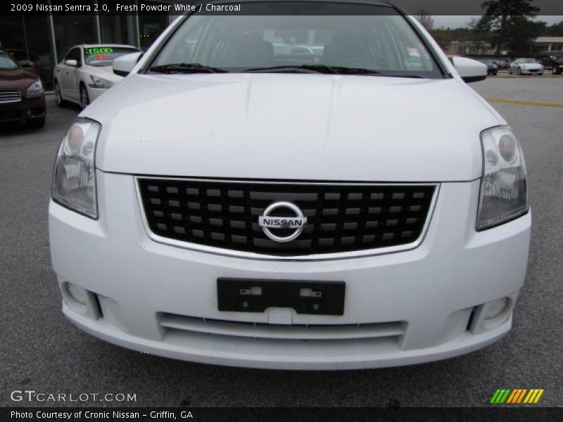 Fresh Powder White / Charcoal 2009 Nissan Sentra 2.0