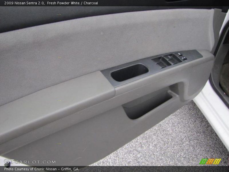Fresh Powder White / Charcoal 2009 Nissan Sentra 2.0