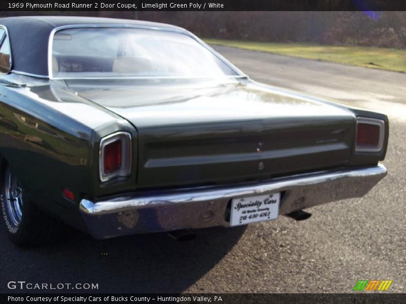 Limelight Green Poly / White 1969 Plymouth Road Runner 2 Door Coupe