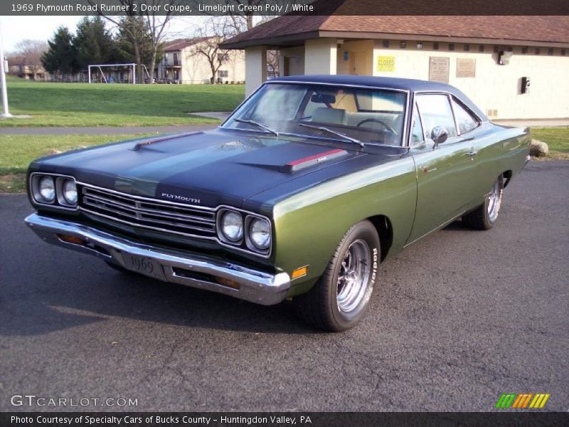 Front 3/4 View of 1969 Road Runner 2 Door Coupe