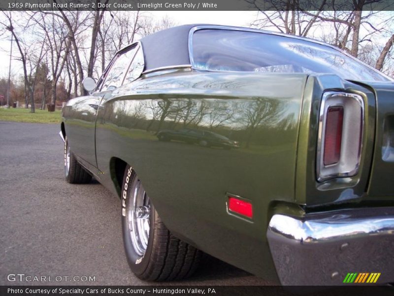 Limelight Green Poly / White 1969 Plymouth Road Runner 2 Door Coupe